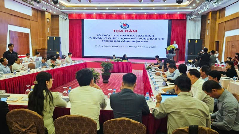 Quang cảnh tọa đàm.