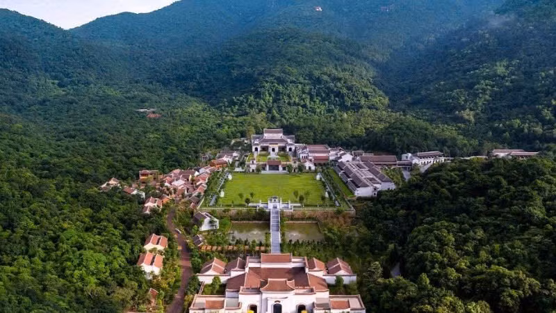 Khu di tích lịch sử và danh thắng Yên Tử - Di sản văn hóa thế giới.