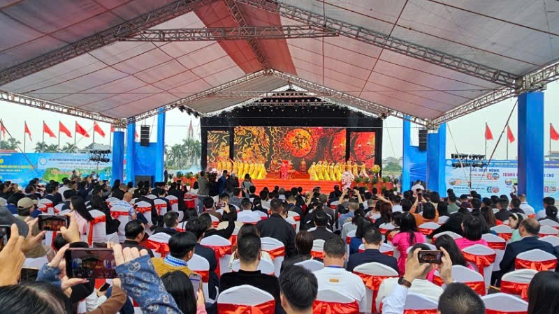 Quang cảnh lễ khai mạc Hội chợ Thương mại và Du lịch quốc tế Việt-Trung năm 2025.