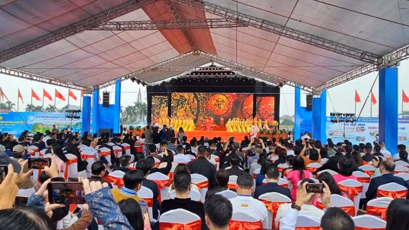 Quang cảnh lễ khai mạc Hội chợ Thương mại và Du lịch quốc tế Việt-Trung năm 2025.