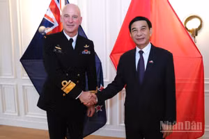 Đại tướng Phan Văn Giang và Chuẩn Đô đốc Mathew Williams tại buổi tiếp. (Ảnh: THU TRANG)