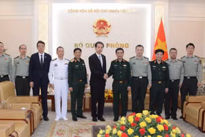 Các đại biểu tại buổi tiếp.