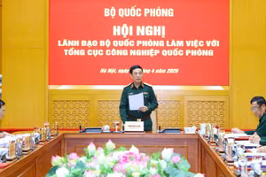 Đại tướng Phan Văn Giang chủ trì hội nghị.