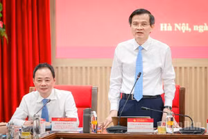 Đồng chí Đoàn Minh Huấn, Ủy viên Bộ Chính trị, Giám đốc Học viện Chính trị quốc gia Hồ Chí Minh phát biểu khai mạc hội thảo. (Ảnh: BẢO LONG)