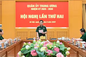 Đại tướng Phan Văn Giang chủ trì hội nghị.