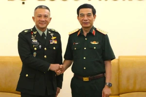 Bộ trưởng Phan Văn Giang tiếp Đại tướng Songwit Noonpackdee.