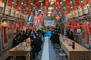 Cán bộ, chiến sĩ lữ đoàn 162 đón giao thừa trong không khí ấm áp, nghĩa tình.