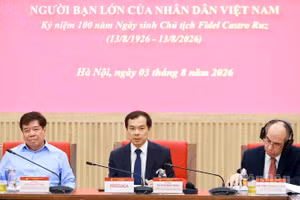 Hội thảo khoa học “Chủ tịch Fidel Castro - lãnh tụ vĩ đại của cách mạng Cuba, chiến sĩ kiên cường, người bạn lớn của nhân dân Việt Nam”. (Ảnh: PHẠM CƯỜNG)