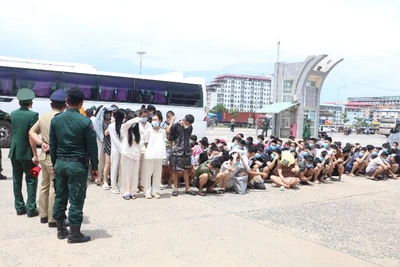 Tổng cộng có 161 công dân được phía Campuchia bàn giao ngày 19/7. (Ảnh: ĐINH TRƯỜNG)