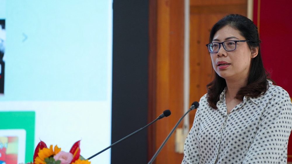 Đồng chí Nguyễn Thị Quỳnh Nga, Giám đốc chi nhánh Nhà xuất bản Chính trị quốc gia Sự thật tại Thành phố Hồ Chí Minh phát biểu tại sự kiện. anh-3.jpg