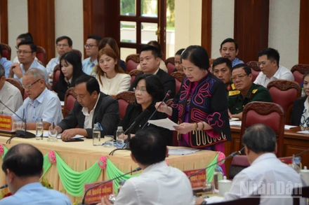 Cộng đồng doanh nghiệp thảo luận sôi nổi, thẳng thắn, đồng thời có nhiều đề xuất, đóng góp thiết thực. 