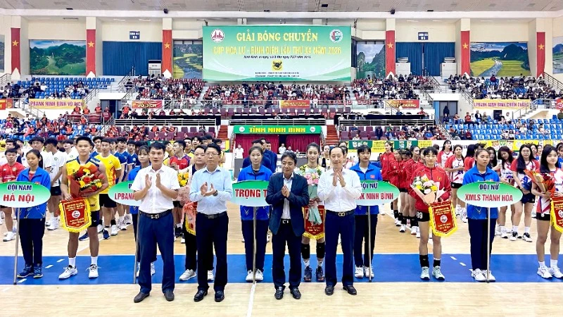 Giải Bóng Chuyền Cúp Hoa Lư-Bình Điền Khai Mạc Với Sự Tham Gia Của 12 Đội