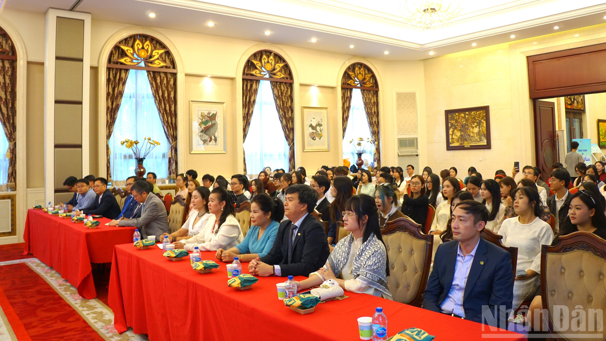 Các đại biểu tham dự chương trình. ndo_br_250928-lhs-9.jpg