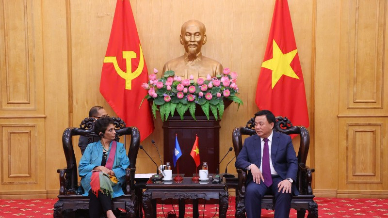 Đồng chí Nguyễn Xuân Thắng, Ủy viên Bộ Chính trị, Giám đốc Học viện Chính trị quốc gia Hồ Chí Minh, Chủ tịch Hội đồng Lý luận Trung ương tiếp bà Kanni Wignaraja, Trợ lý Tổng Thư ký Liên Hợp quốc, Trợ lý Tổng Giám đốc UNDP và Giám đốc Văn phòng UNDP khu vực châu Á-Thái Bình Dương.