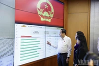 Chủ tịch Quốc hội Trần Thanh Mẫn, Chủ tịch Hội đồng Bầu cử quốc gia kiểm tra công tác bầu cử tại Văn phòng Hội đồng Bầu cử quốc gia (Nhà Quốc hội, Hà Nội). (Ảnh: DUY LINH)