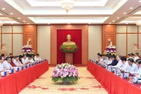 Tập thể Bộ Chính trị làm việc với Thành ủy Hà Nội về chuẩn bị Đại hội Đảng bộ Thành phố nhiệm kỳ 2025-2030. (Ảnh: ĐĂNG KHOA)