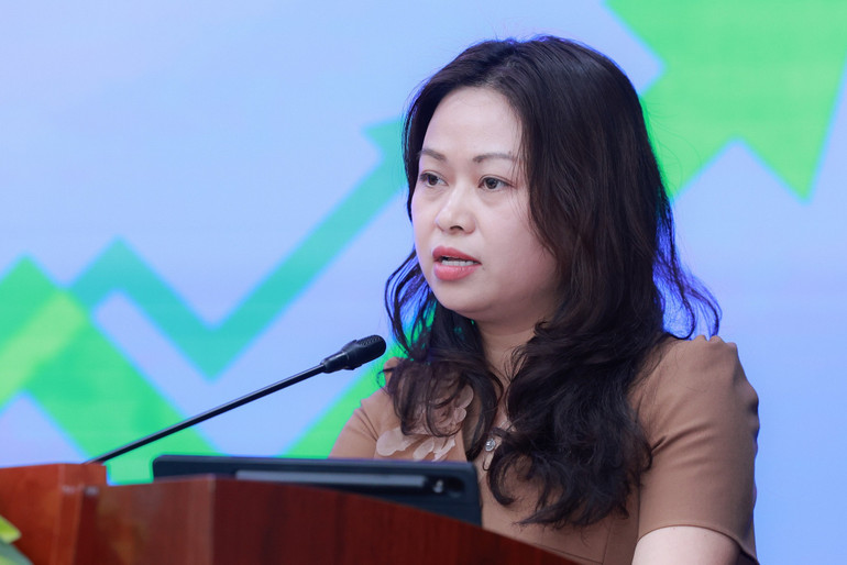 លោកស្រី Pham Thi Thuy Linh - ប្រធាននាយកដ្ឋានអភិវឌ្ឍន៍ទីផ្សារមូលបត្រ គណៈកម្មការមូលបត្ររដ្ឋ។ (រូបថត៖ HAI NGUYEN) de50dd3fe3ac4fac7ec3d29473cb31b8.jpg