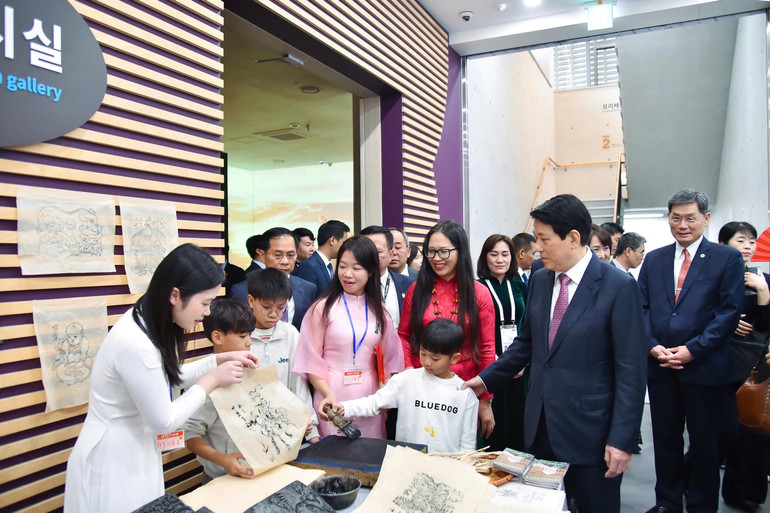 I den sydöstra regionen av Korea bor, studerar och arbetar fler än 87 000 vietnameser. img-8624.jpg