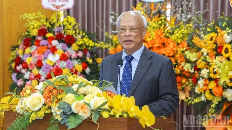 Đồng chí Uông Chu Lưu, Chủ tịch Ủy ban Hòa bình Việt Nam phát biểu tại lễ kỷ niệm. (Ảnh: Đinh Hòa)