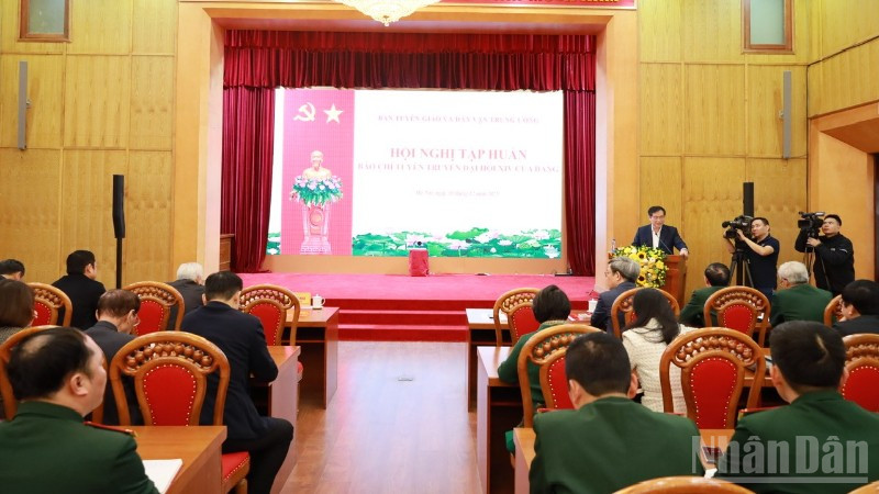 Toàn cảnh hội nghị. 