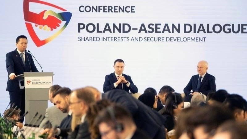 Đại sứ Hà Hoàng Hải, Chủ tịch luân phiên Ủy ban ASEAN tại Ba Lan phát biểu tại phiên khai mạc Hội thảo. 