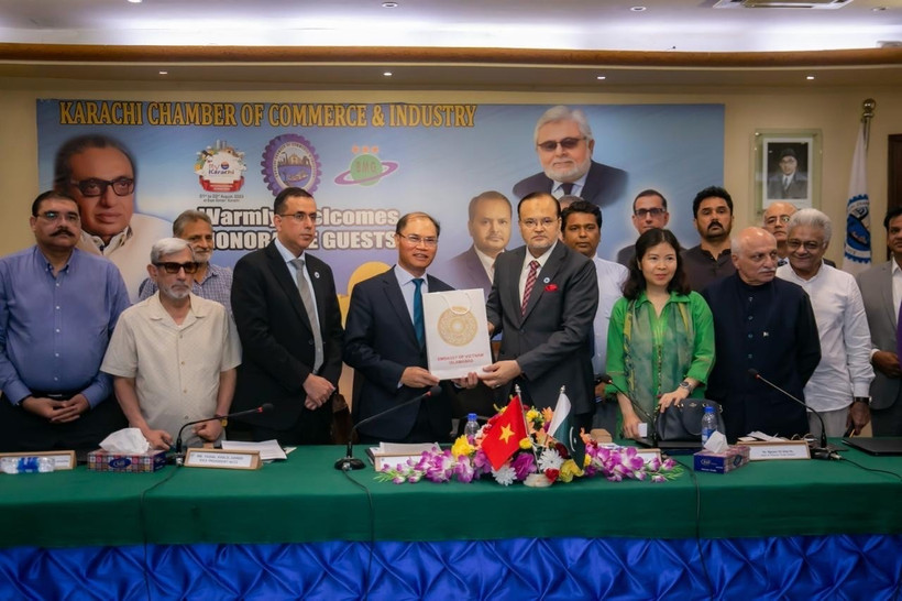 Đoàn công tác Đại sứ quán Việt Nam tại Pakistan làm việc với Phòng Công nghiệp và Thương mại thành phố Karachi (KCCI). (Ảnh: Đại sứ quán Việt Nam tại Pakistan)