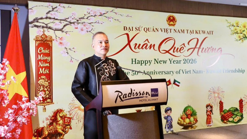 Đại sứ Việt Nam tại Kuwait Nguyễn Đức Thắng phát biểu khai mạc chương trình. (Ảnh do Đại sứ quán Việt Nam tại Kuwait cung cấp)