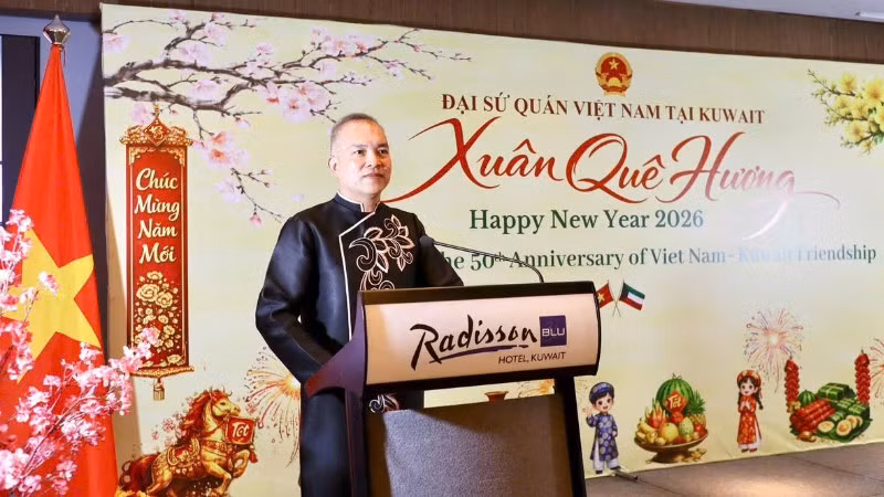 Đại sứ Việt Nam tại Kuwait Nguyễn Đức Thắng phát biểu khai mạc chương trình. (Ảnh do Đại sứ quán Việt Nam tại Kuwait cung cấp)