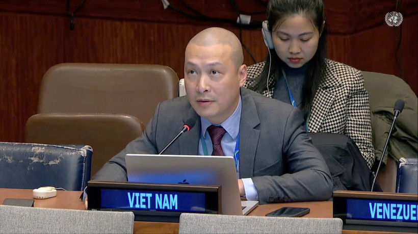 Công sứ Nguyễn Hoàng Nguyên, Phó Trưởng Phái đoàn thường trực Việt Nam tại Liên hợp quốc chia sẻ tại Khóa họp lần thứ 64 của Ủy ban Phát triển xã hội Liên hợp quốc.