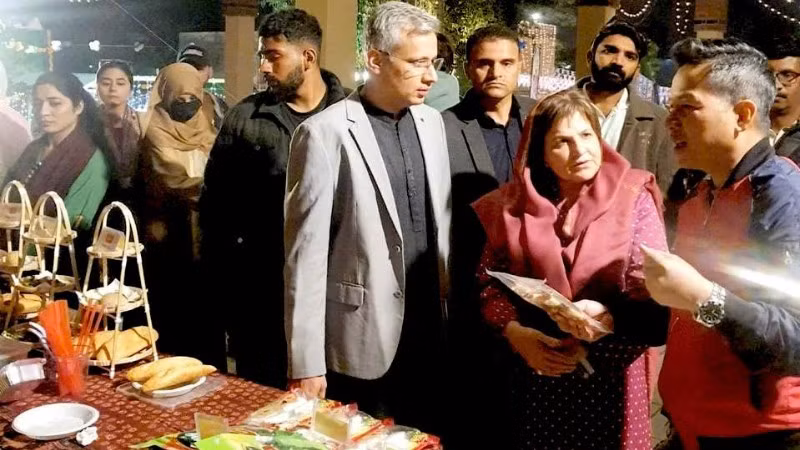 Gian hàng Việt Nam thu hút sự quan tâm của nhiều quan khách Pakistan khi đến thăm Hội chợ. (Ảnh: Đại sứ quán Việt Nam tại Pakistan)