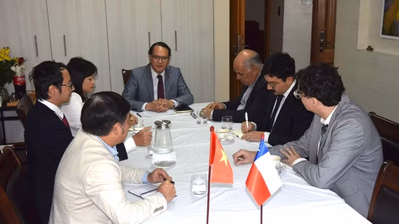 Quang cảnh cuộc gặp gỡ báo chí. (Ảnh do Đại sứ quán Việt Nam tại Chile cung cấp)