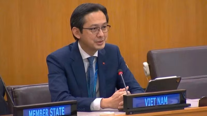 Đại sứ Đỗ Hùng Việt phát biểu tại phiên đối thoại. (Ảnh do Phái đoàn Thường trực Việt Nam tại Liên hợp quốc cung cấp)