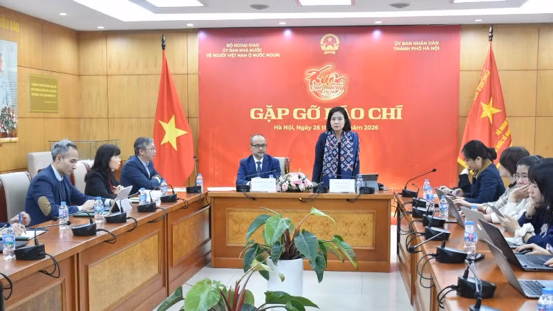 Toàn cảnh buổi họp báo.