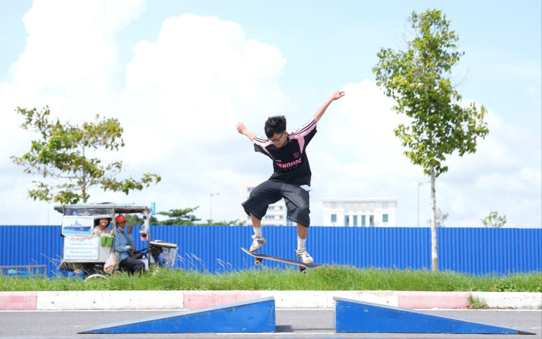 Roller Sports thu hút đông giới trẻ tập luyện. dra8278-5060.jpg
