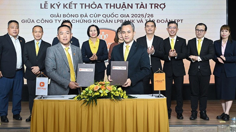 Ba ngày trước khai mạc Cúp quốc gia 2025/2026 mới có nhà tài trợ 01-ong-nguyen-duy-khoa-chu-tich-kiem-tgd-lpbs-va-ong-pham-thanh-tuan-chu-tich-kiem-tgd-fpt-play-ky-ket-hop-tac-7954.jpg