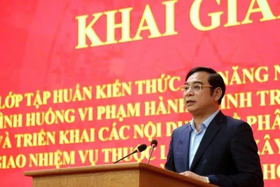 Ông Đào Duy Phong, Phó Giám đốc Sở Xây dựng Hà Nội phát biểu khai mạc chương trình tập huấn.