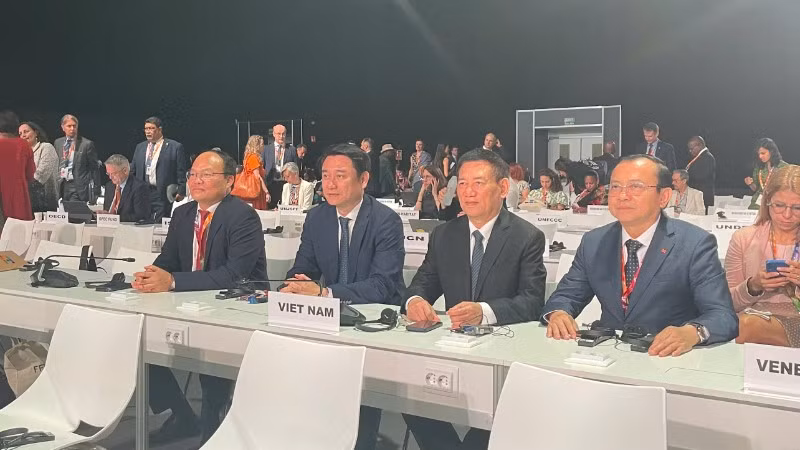 Phó Thủ tướng Hồ Đức Phớc tham dự lễ khai mạc Hội nghị FfD4 tại Sevilla, Tây Ban Nha. (Ảnh: Bộ Ngoại giao)