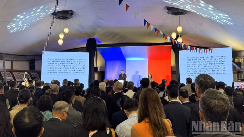 Quang cảnh buổi lễ. (Ảnh: TRUNG HƯNG)