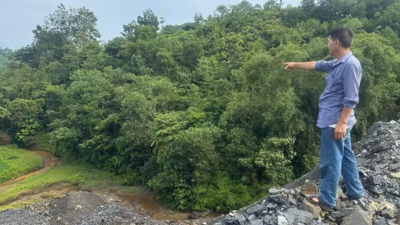 Nguồn dẫn nước về thôn Minh Thượng, xã Bắc Quang chảy qua khu vực đổ thải dự án cao tốc Tuyên Quang-Hà Giang.