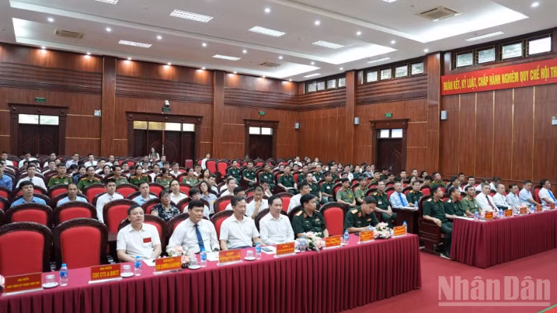 Quang cảnh buổi lễ khai mạc hội thi.