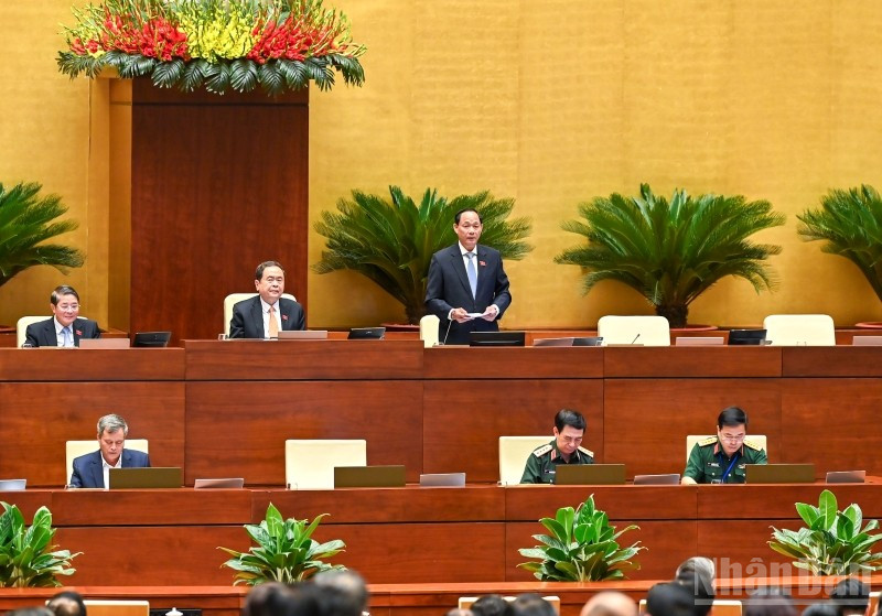 Phó Chủ tịch Quốc hội Trần Quang Phương điều hành nội dung thảo luận. (Ảnh: DUY LINH) ndo_br_pho-ctqh-tran-quang-phuong.jpg
