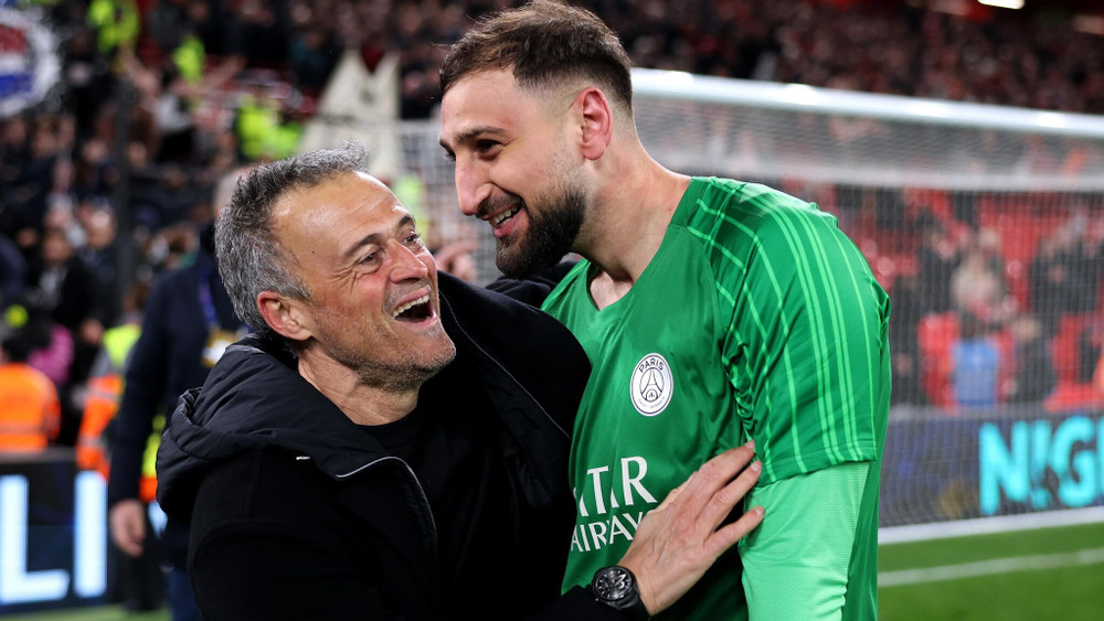 Huấn luyện viên Luis Enrique và thủ môn Gianluigi Donnarumma của PSG. (Ảnh: UEFA) paris-saint-germain.jpg