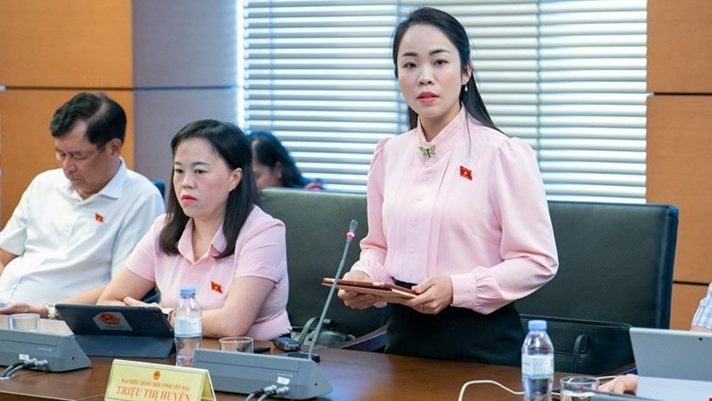 Đại biểu Triệu Thị Huyền (Yên Bái) phát biểu. (Ảnh: Media Quốc hội) ah3i2392.jpg