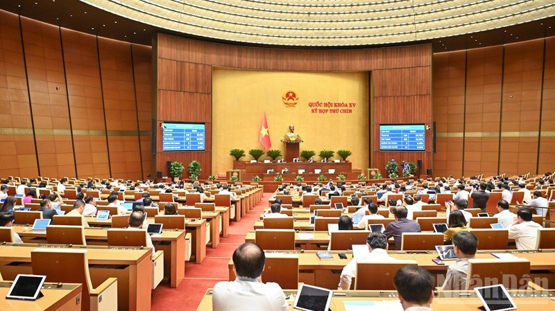 Quốc hội biểu quyết thông qua Luật sửa đổi, bổ sung một số điều của Luật Tiêu chuẩn và quy chuẩn kỹ thuật. (Ảnh: DUY LINH)