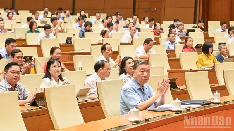 Tổng Bí thư Tô Lâm và các đại biểu Quốc hội tham dự phiên họp. (Ảnh: DUY LINH)