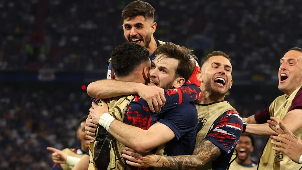 Các cầu thủ PSG ăn mừng trong trận chung kết trước Inter Milan. (Ảnh: UEFA)