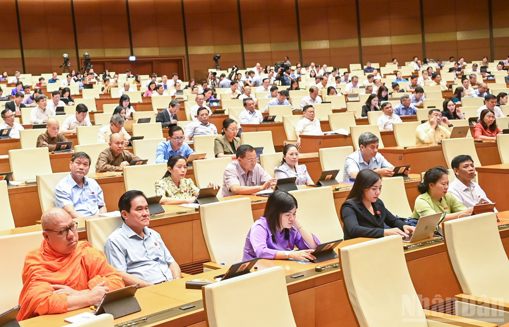 Các đại biểu Quốc hội tham dự phiên họp. (Ảnh: DUY LINH) ndo_br_bnd-5864.jpg