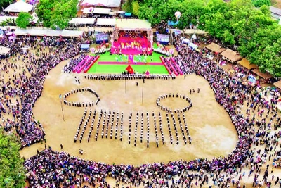 Nghi thức Mo Mường được thực hiện trong tất cả các lễ hội lớn của người dân tộc Mường.