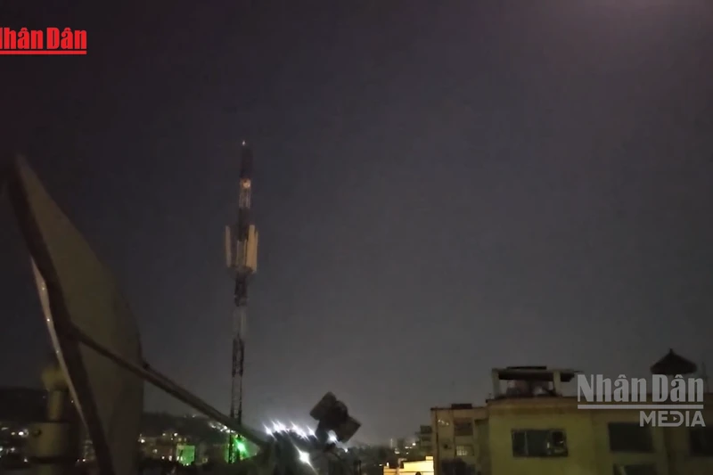 [Video] Afghanistan tuyên bố bắn trả máy bay Pakistan trên bầu trời Kabul 