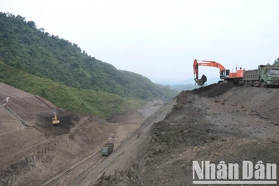 Dự án cao tốc Tuyên Quang-Hà Giang, giai đoạn 1, đoạn qua tỉnh Hà Giang đang được thi công khẩn trương.